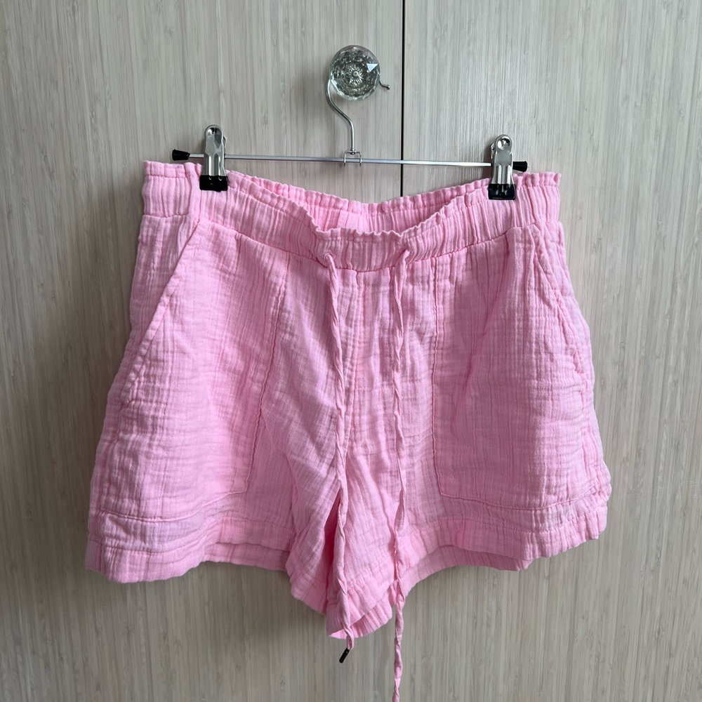 Brand NEW WITH TAGS Gap shorts